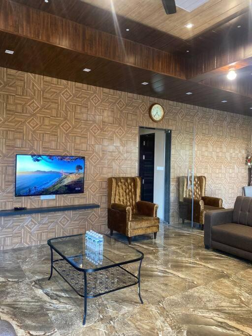Mount Resorts Lonavala 5 Bhk Luxurious Villa With Private Pool And Full Size Cricket Football Turf Ngoại thất bức ảnh